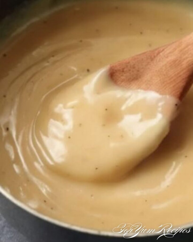 5-Minute Homemade Turkey Gravy: Easy, Rich & Silky Recipe